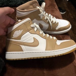 jordan 1 midtan gum